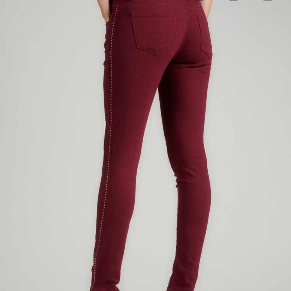 Romeo & Juliet Couture Burgandy Skinny Jeans